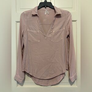 Mudd Women's Mauve long sleeve collar Shirt top pocket athletic travel blouse